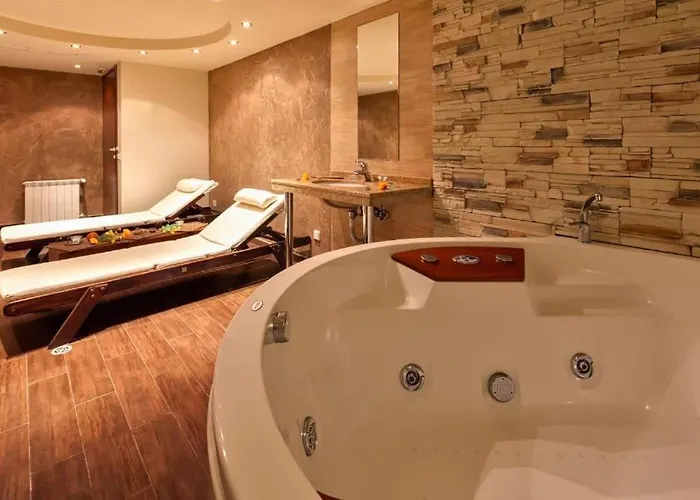 Terra Complex D4 - Private - Golf, Skiing &